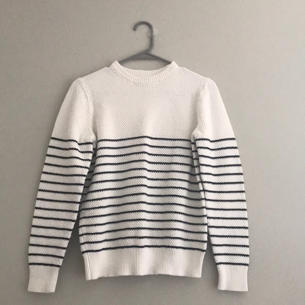 i am selling a sweater